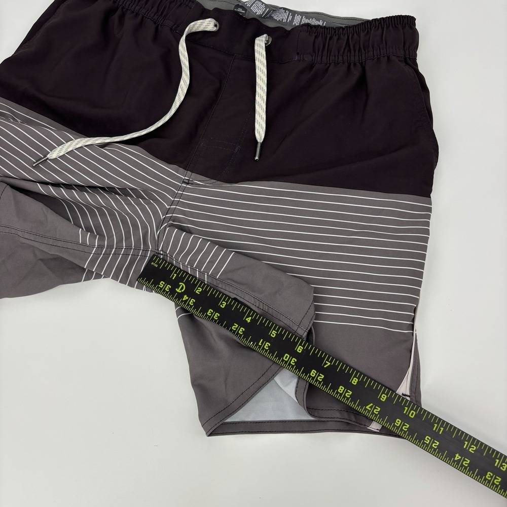 Vuori Trail Shorts 2.0 Mens Small Brown Gray Striped V341 Performance 6" Inseam - Picture 6 of 6